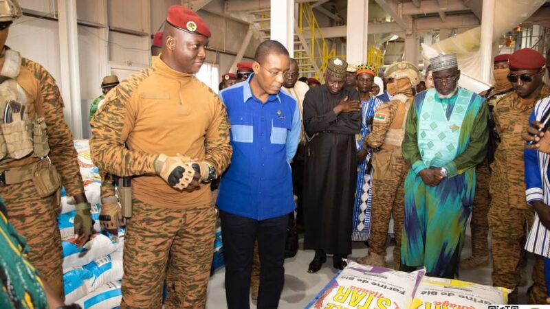 Industrialisation : le Président du Faso inaugure une minoterie à Saaba