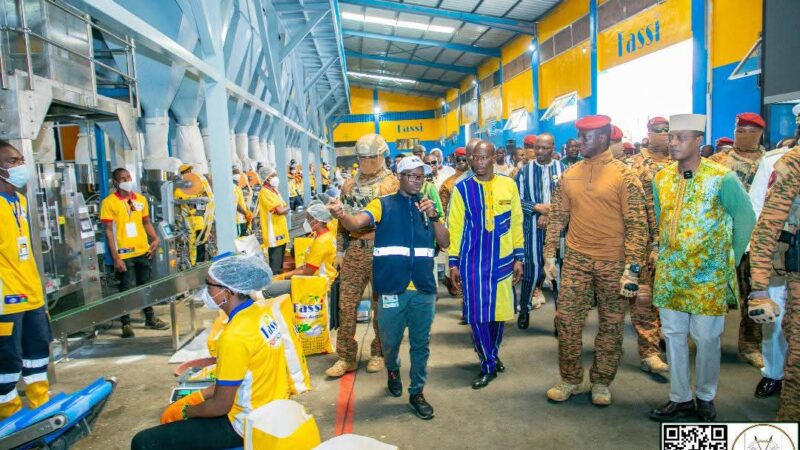 Industrialisation : le Chef de l’État inaugure une unité industrielle de détergent 