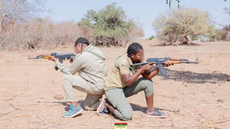 Défense de la patrie: Des sœurs jumelles s&rsquo;engagent