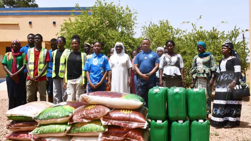 Soutien aux veuves et orphelins des FDS : le collège Notre Dame de l&rsquo;Espérance offre des vivres à la DASBO-GN