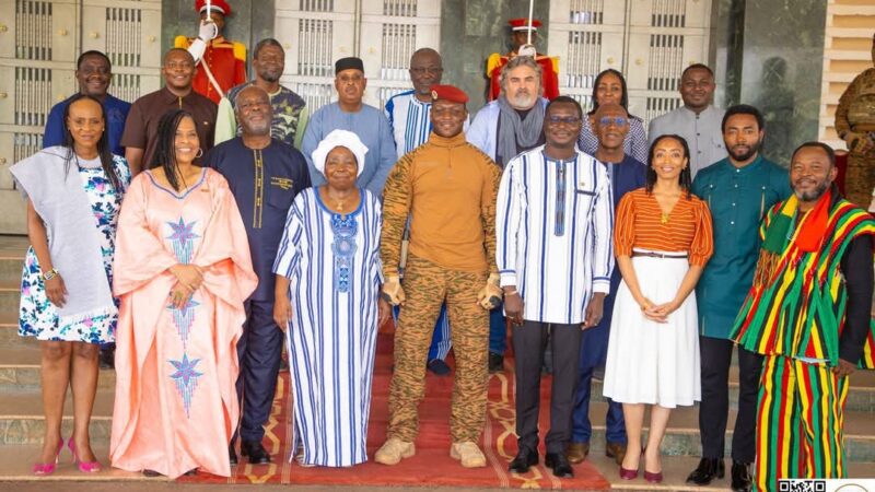 Burkina :Des panafricanistes saluent la réhabilitation du Président Thomas SANKARA