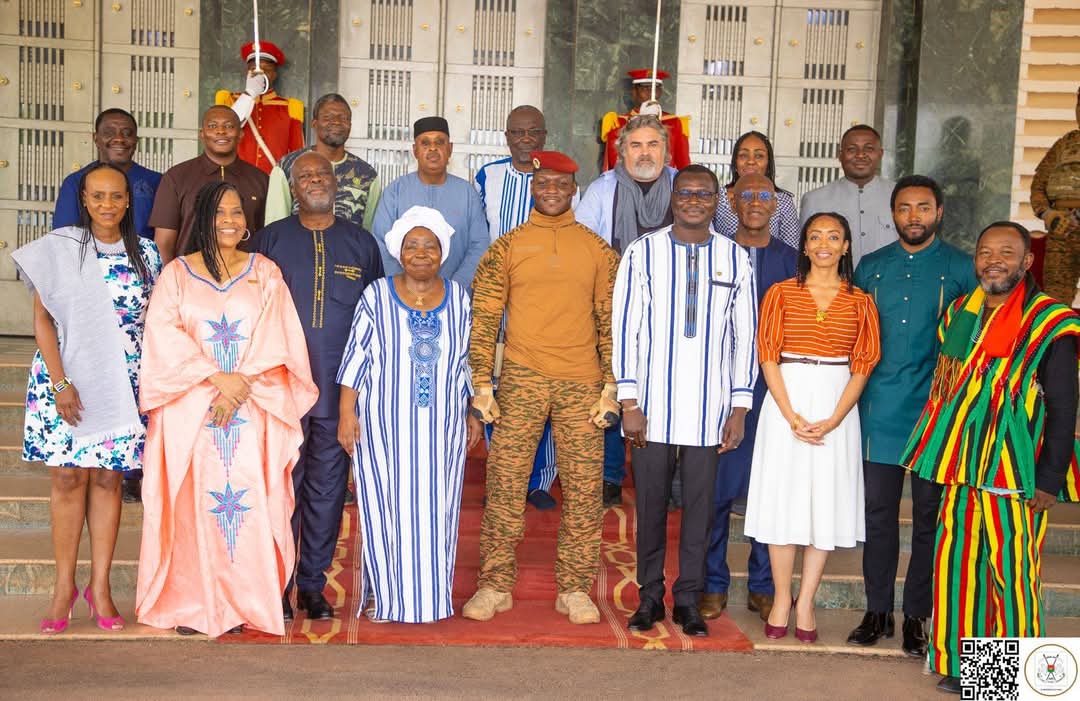Burkina :Des panafricanistes saluent la réhabilitation du Président Thomas SANKARA