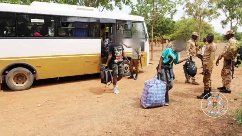 Migration frauduleuse : 22 jeunes Burkinabè arrachés aux griffes de l’illusion, de retour au pays avec espoir