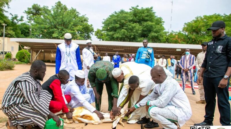 Prière de l’Aïd El Kébir : Le Président du Faso communie avec les soldats