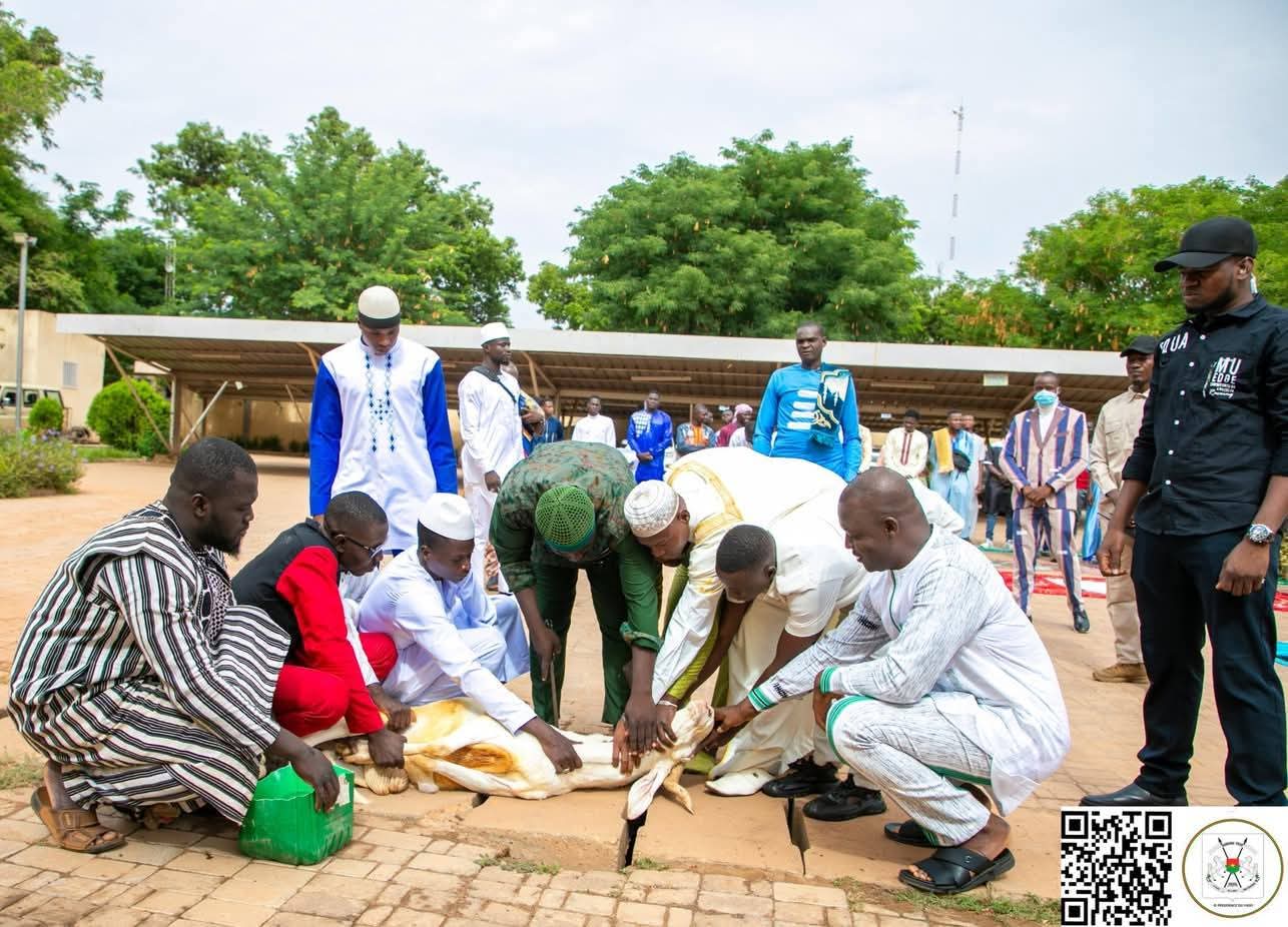 Prière de l’Aïd El Kébir : Le Président du Faso communie avec les soldats