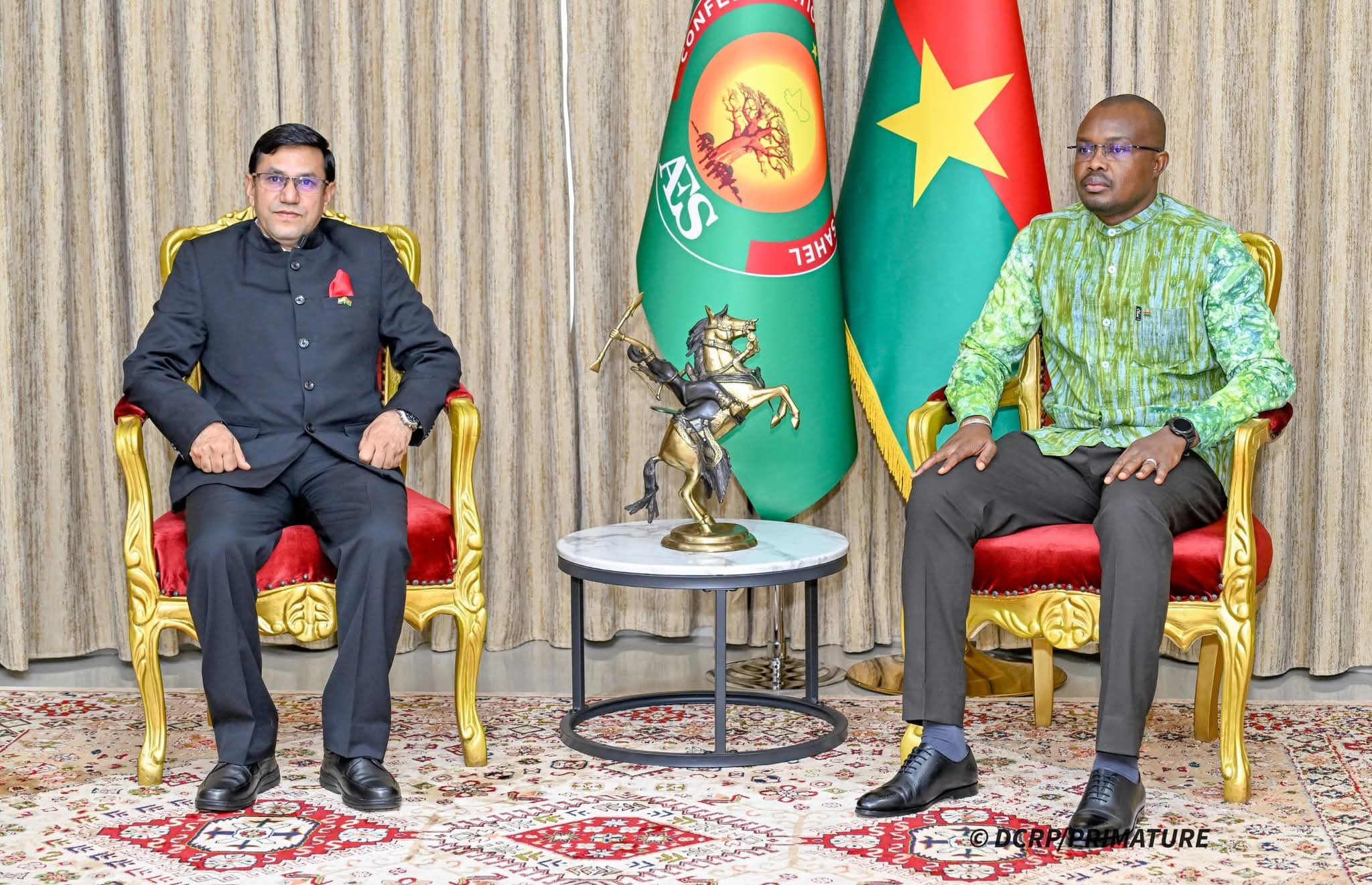 Coopération Burkina -Inde: l&rsquo;ambassadeur Om Prakash reçu à la Primature