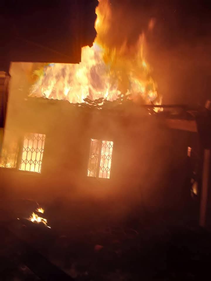 Récit d&rsquo;un procès : Pour des arriérés de salaire, elle incendie la maison de son patron