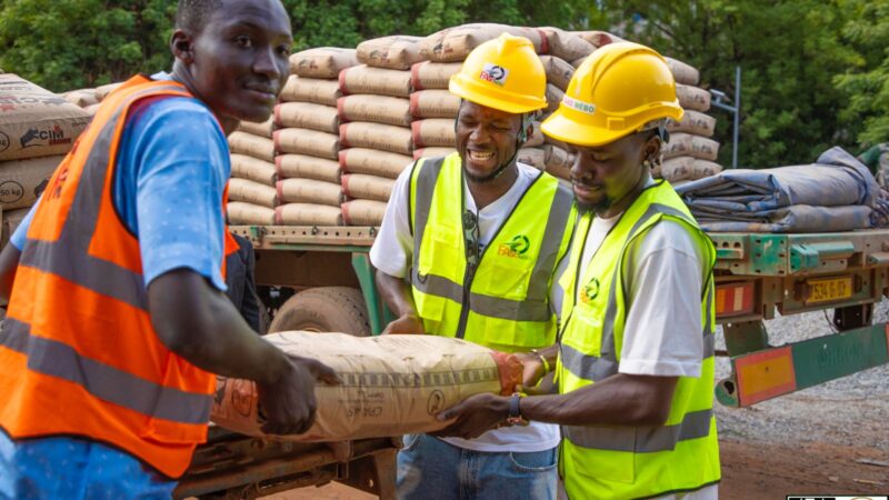 Initiative présidentielle Faso Mêbo:Bertrand TRAORÉ et Edmond TAPSOBA offrent 80 tonnes de ciment