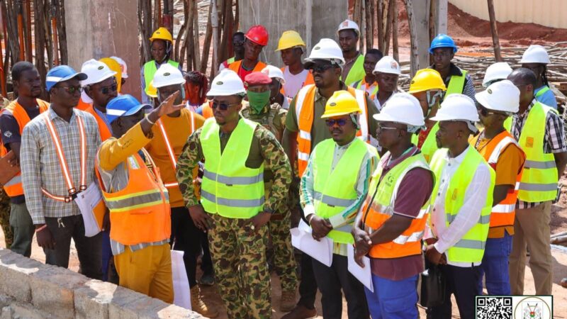 Construction d’un amphithéâtre à l’IBAM et d’un Centre médical communal à Gampèla : le Ministre, Directeur de Cabinet du Président du Faso maintient la pression sur les entreprises