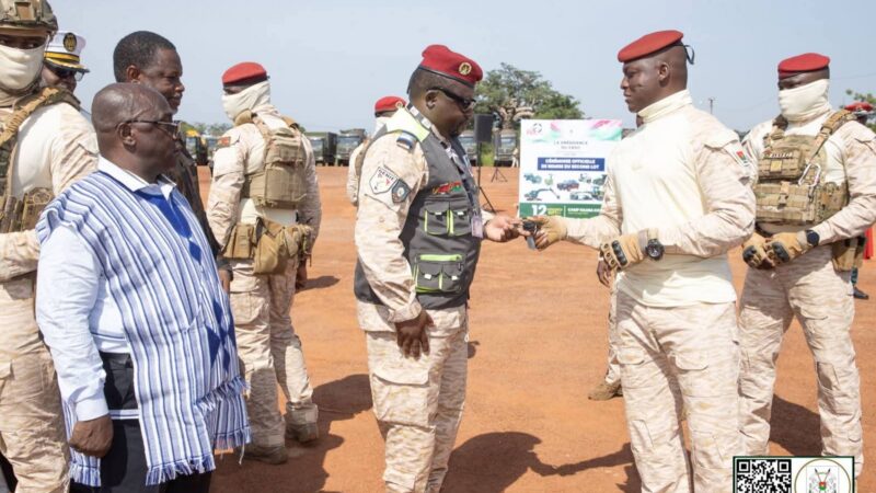 INITIATIVE PRESIDENTIELLE FASO MÊBO:Le Capitaine Ibrahim TRAORÉ remet plus 700 engins