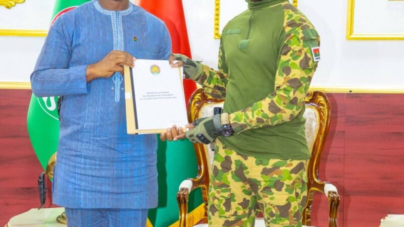 CONFÉDÉRATION DES ETATS DU SAHEL:le projet de texte juridique du parlement confédéral remis au Président du Faso