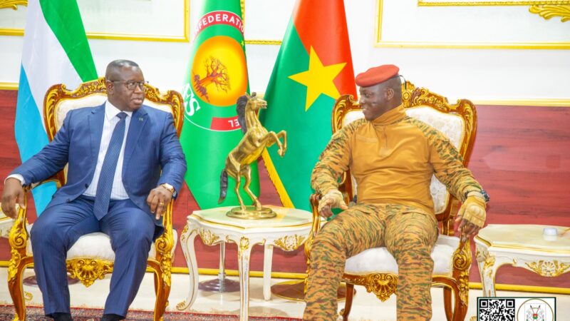 VISITE OFFICIELLE AU PALAIS DE KOULOUBA : Échanges entre les Présidents TRAORÉ et BIO 