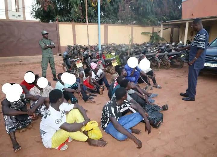 LUTTE CONTRE LA CONSOMMATION DES STUPÉFIANTS : LA POLICE MUNICIPALE DE OUAGADOUGOU FAIT UNE DESCENTE AU GRAND MARCHÉ ROOD-WOOKO 