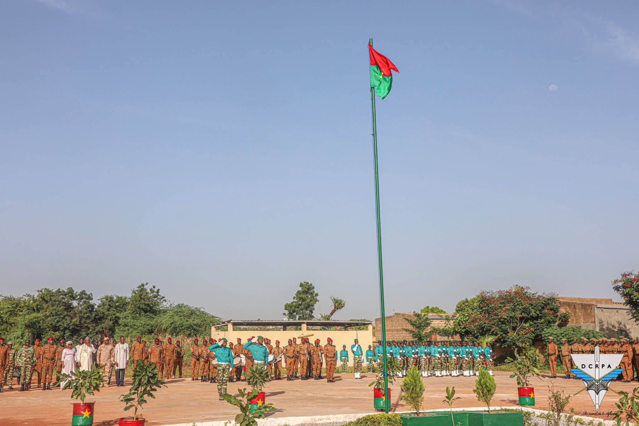Cérémonie de montée des couleurs des FDS et VDP : engagement renouvelé des forces combattantes