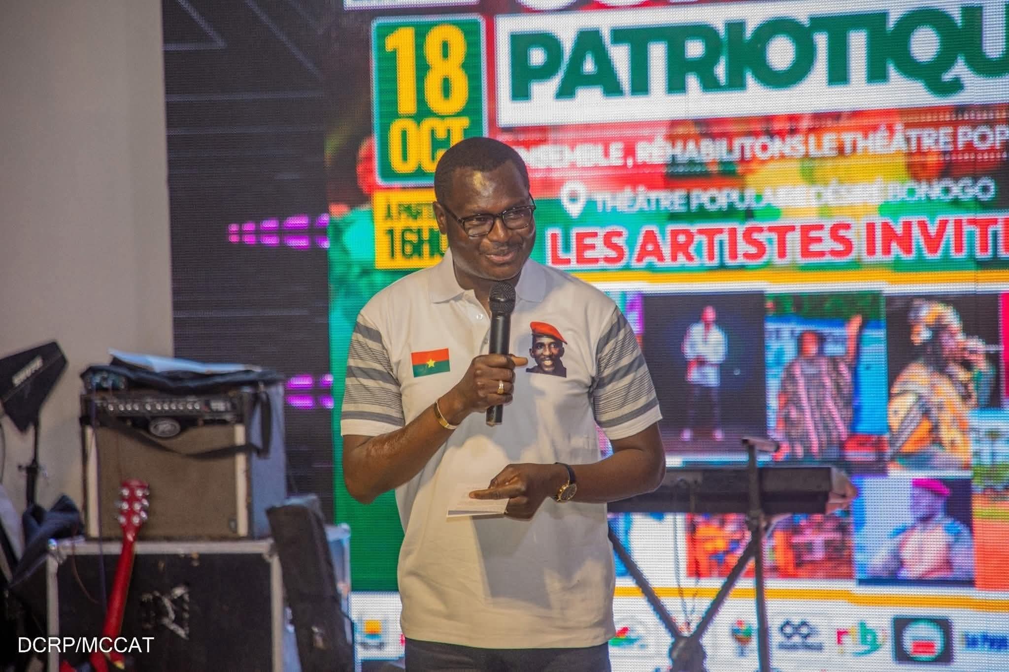 Concert patriotique au Théâtre Populaire Désiré BONOGO : une renaissance sous le signe du patriotisme