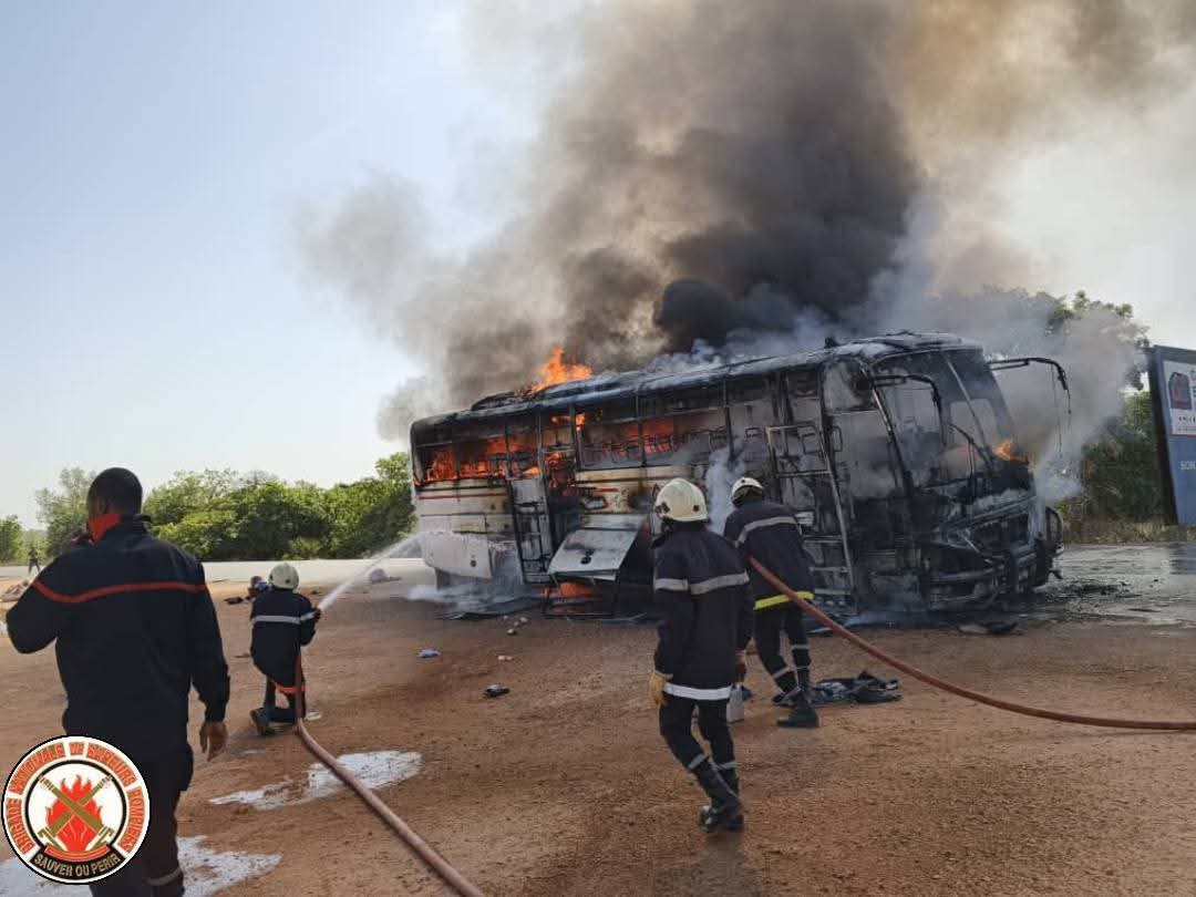 Banfora : incendie d’un véhicule de transport sur la RN7, aucun blessé