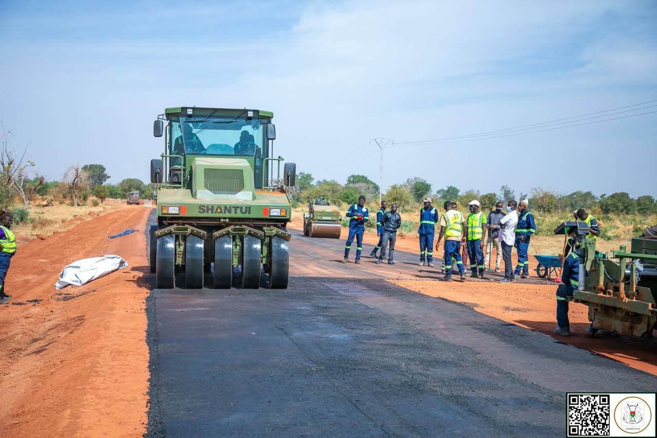 ROUTE KAYA-BARSALOGHO: Le bitumage se concrétise  ‎