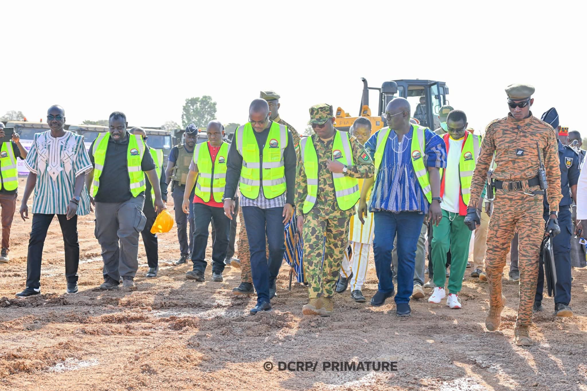 Mobilisation des eaux de surface : le Premier Ministre lance les travaux de curage et de confortation de 100 barrages