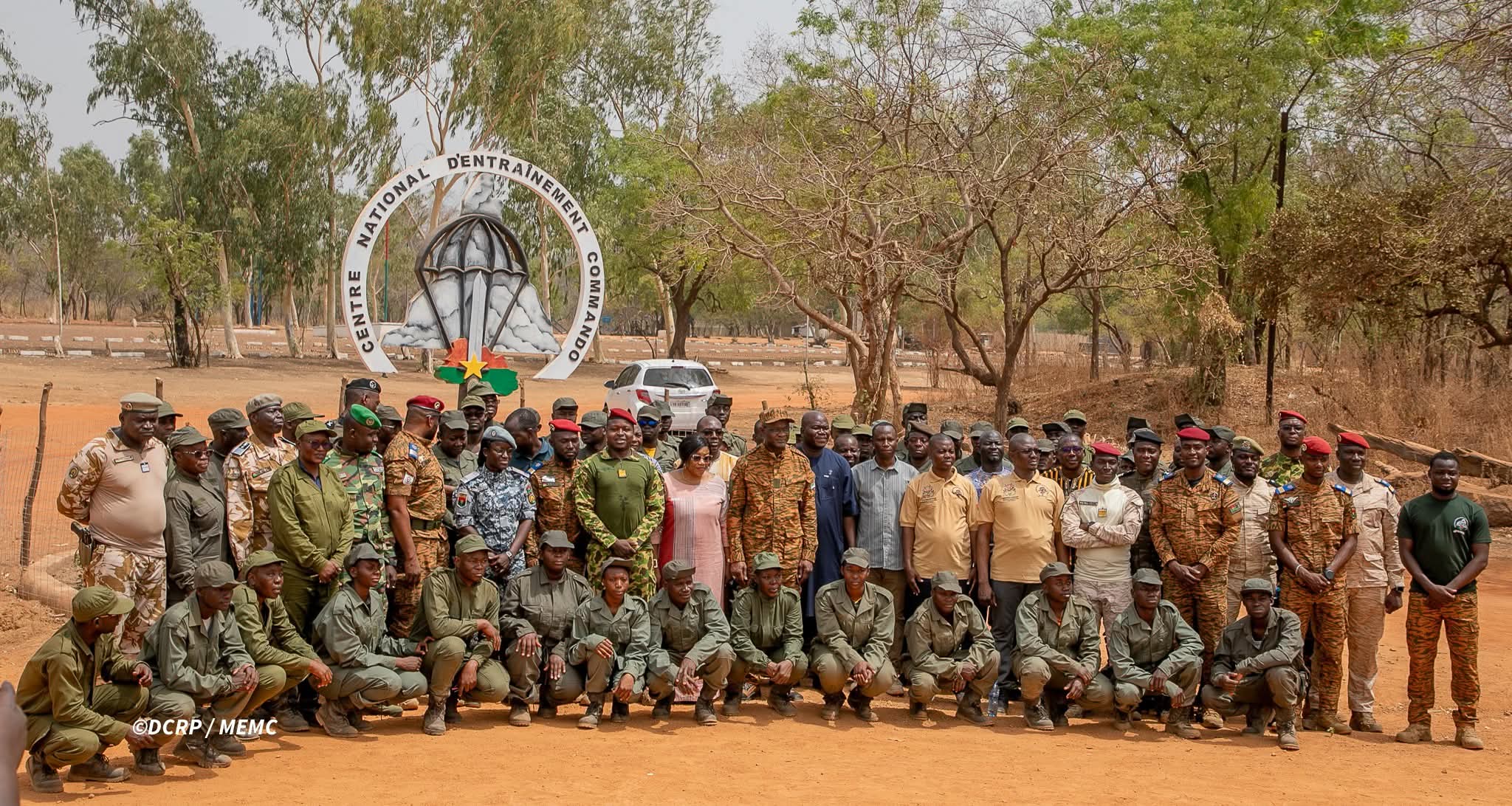 Centre national d’Entraînement Commando de Pô:106 agents du département de l&rsquo;énergie et des mines ont suivi une semaine d&rsquo;immersion patriotique