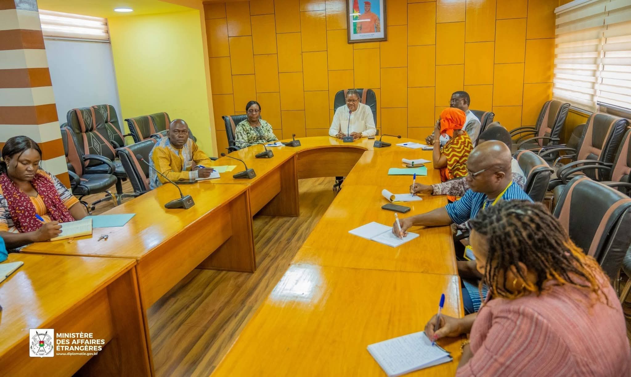 Guerre au Moyen-Orient : le ministre des Affaires étrangères s&rsquo;imprègne de la situation des compatriotes dans les pays du Golfe 