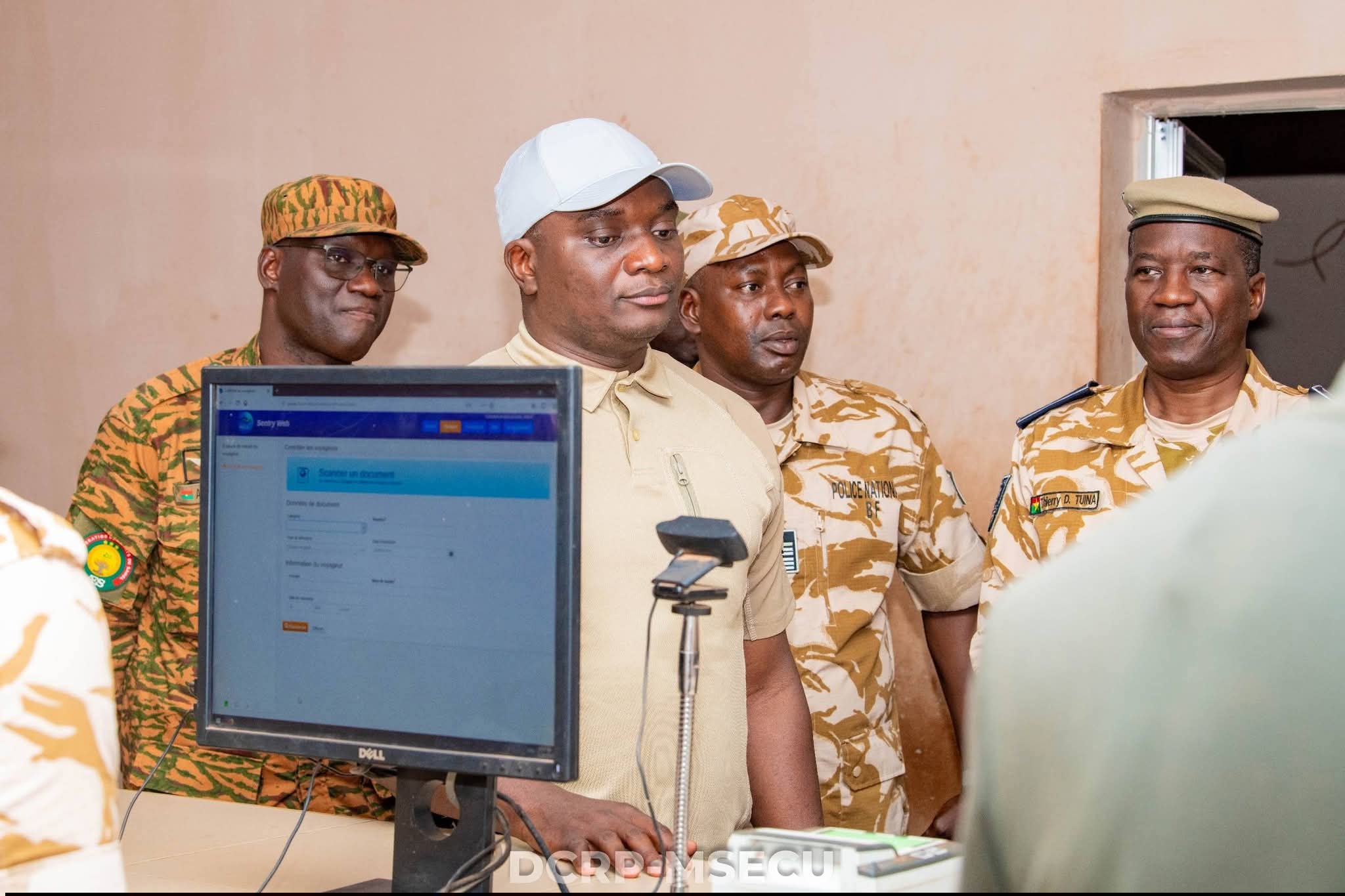 Libre circulation des personnes et des biens dans l&rsquo;espace AES:le ministre de la sécurité en visite à Koloko