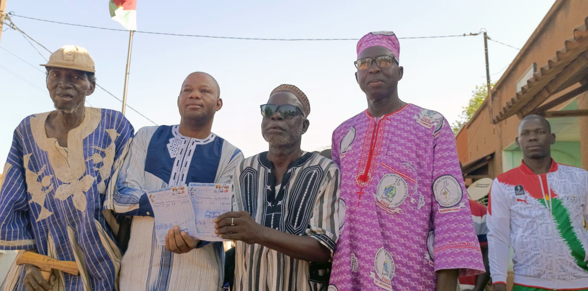 Faso Mêbo : Les autorités coutumières de Tougan font don de deux tonnes de ciment