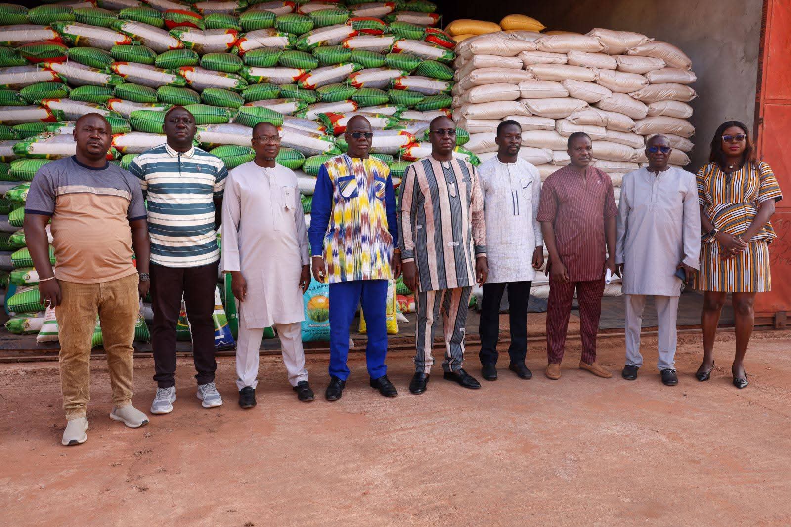 IP-P3A : la Coordination remet 2 500 tonnes de riz à la SONAGESS
