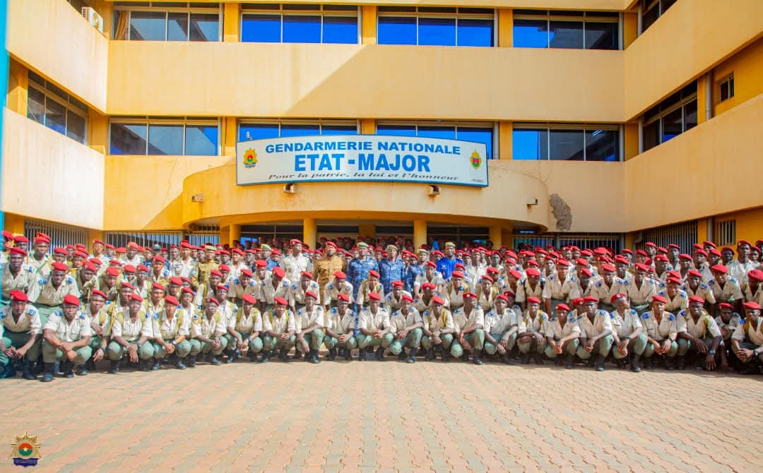 VISITE PÉDAGOGIQUE DE L’AMGN À LA GENDARMERIE NATIONALE : DES ÉLÈVES OFFICIERS EN IMMERSION AU CŒUR DES UNITÉS D’ÉLITE