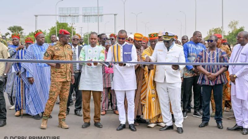 Amélioration de la mobilité urbaine : le Premier ministre inauguré huit axes routiers à Ouagadougou