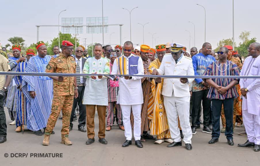 Amélioration de la mobilité urbaine : le Premier ministre inauguré huit axes routiers à Ouagadougou