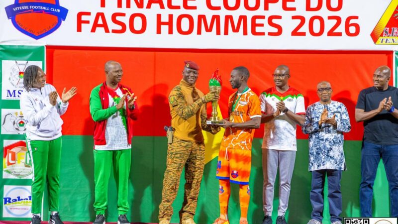 39e COUPE DU FASO:Le Capitaine Ibrahim TRAORÉ communie avec la jeunesse 