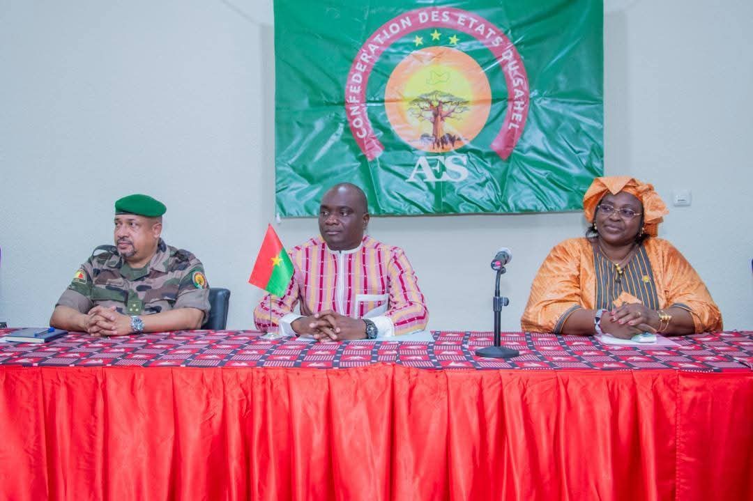 Documents d&rsquo;identité et de voyage de la diaspora : la phase pilote d&rsquo;enrôlement et de production instantanée validée à Bamako