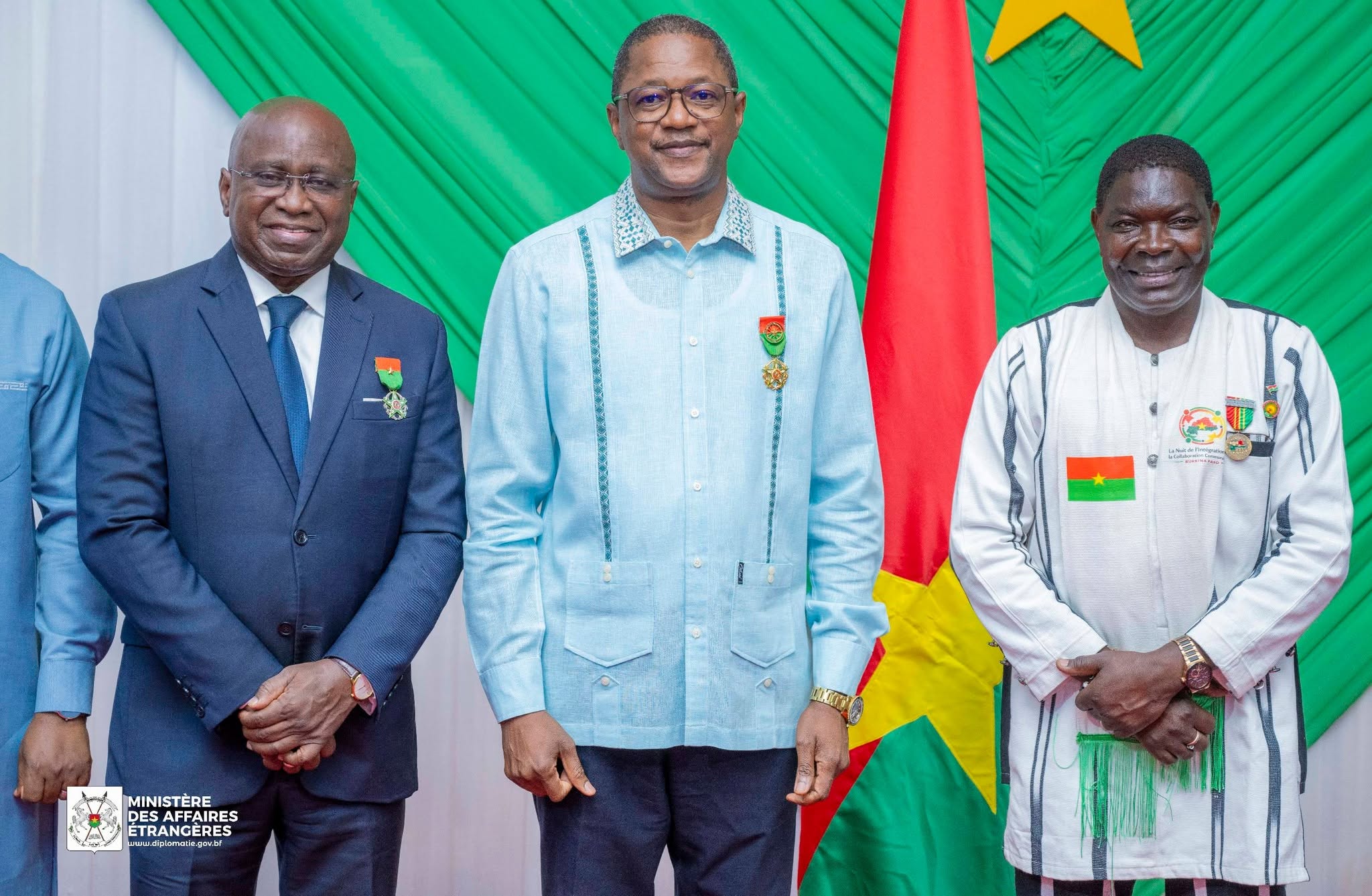 Distinction honorifique au MAE : la Nation burkinabè reconnaissante à l’ancien Directeur pays du PAM et à un Burkinabè résidant aux Etats-Unis
