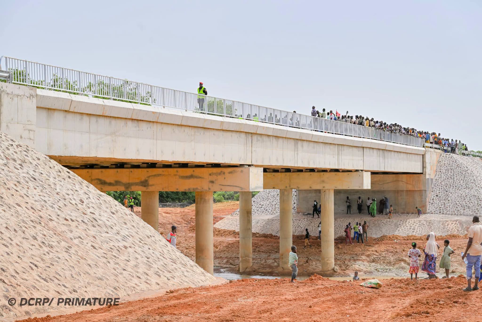 Développement des infrastructures routières : le Premier ministre ouvre à la circulation le nouveau pont de Hèrèdougou
