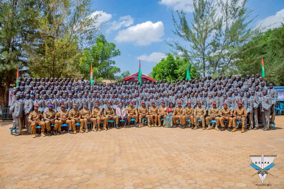 Armée burkinabè : 520 nouveaux sous-officiers spécialistes prêts à défendre la Patrie