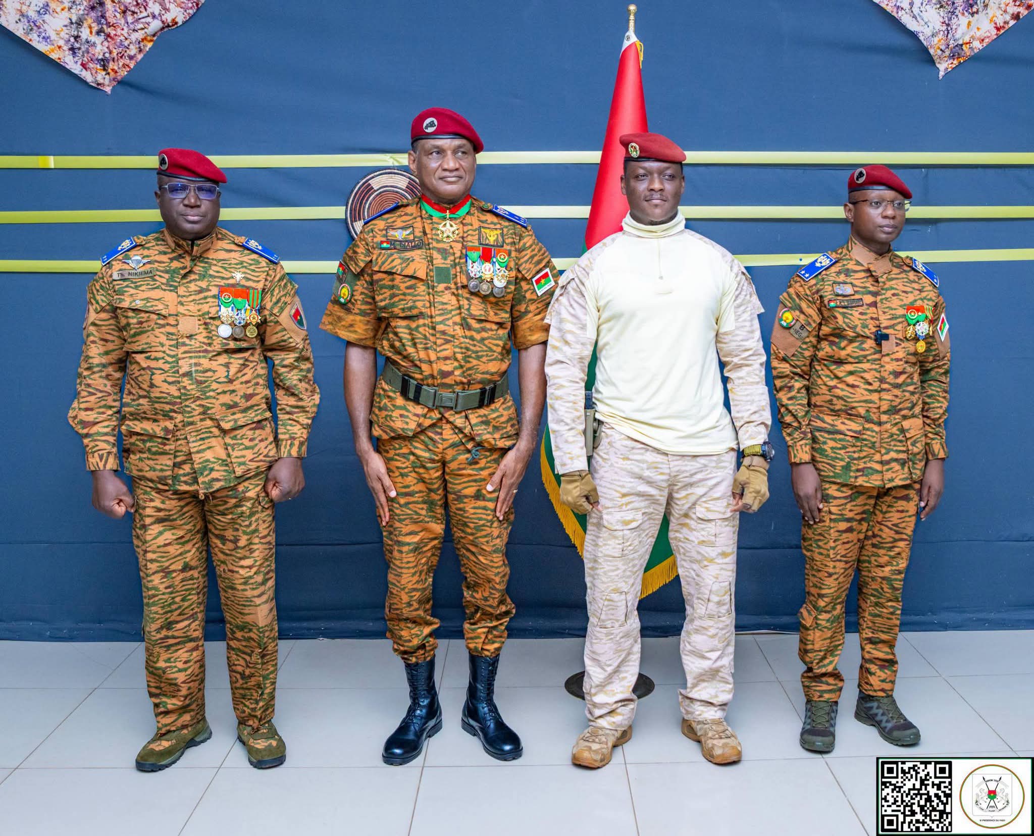 Forces armées nationales: Le Camarade Capitaine Ibrahim TRAORÉ remet les attributs de Général aux nouveaux promus 