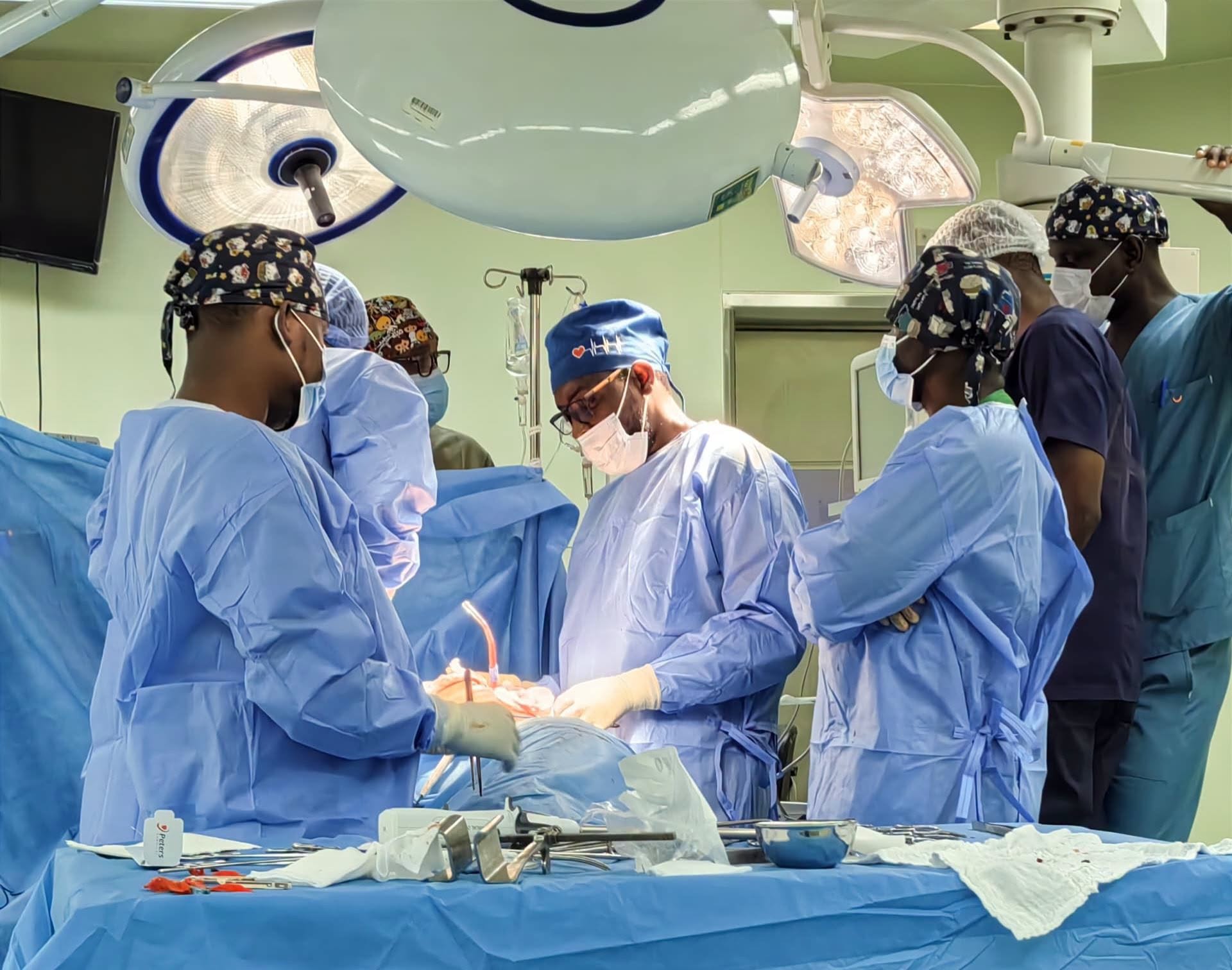 Révolution chirurgicale au Burkina : un poumon sauvé grâce à une opération de haute précision