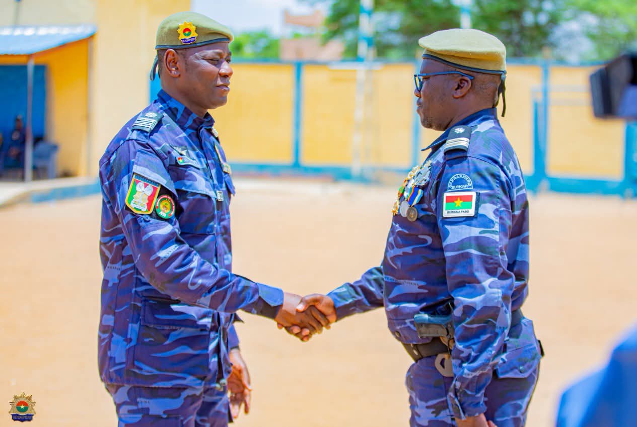 Passation de commandement : La Quatrième Légion de Gendarmerie est désormais sous les ordres du Lieutenant-Colonel OUEDRAOGO Karim.