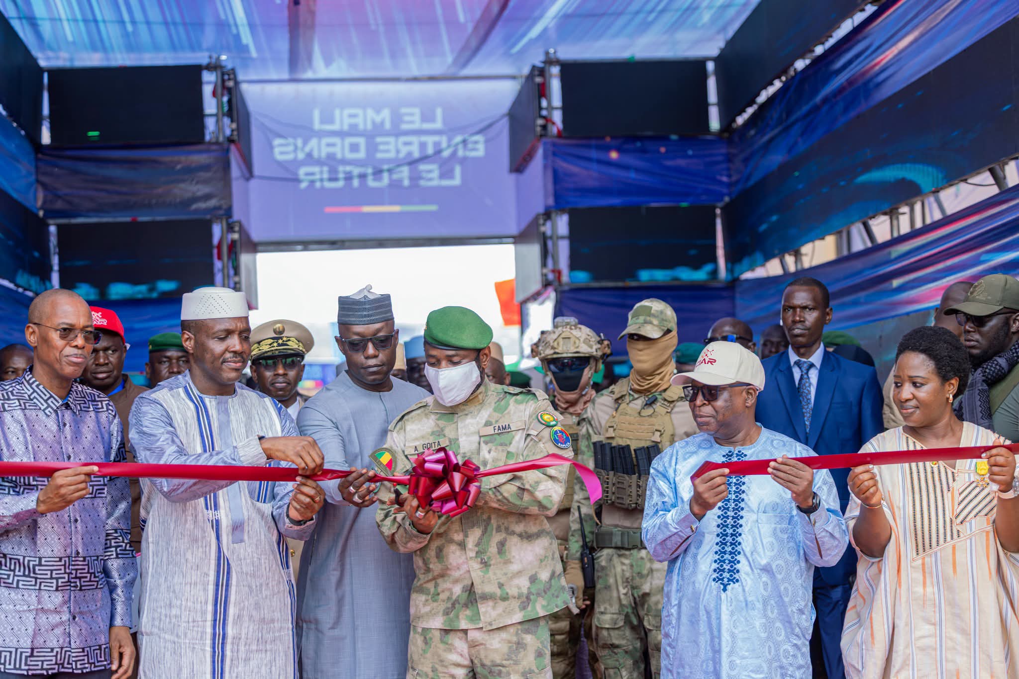 KATI : Le Président de la Transition inaugure le Centre d&rsquo;intelligence artificielle et de robotique du Mali