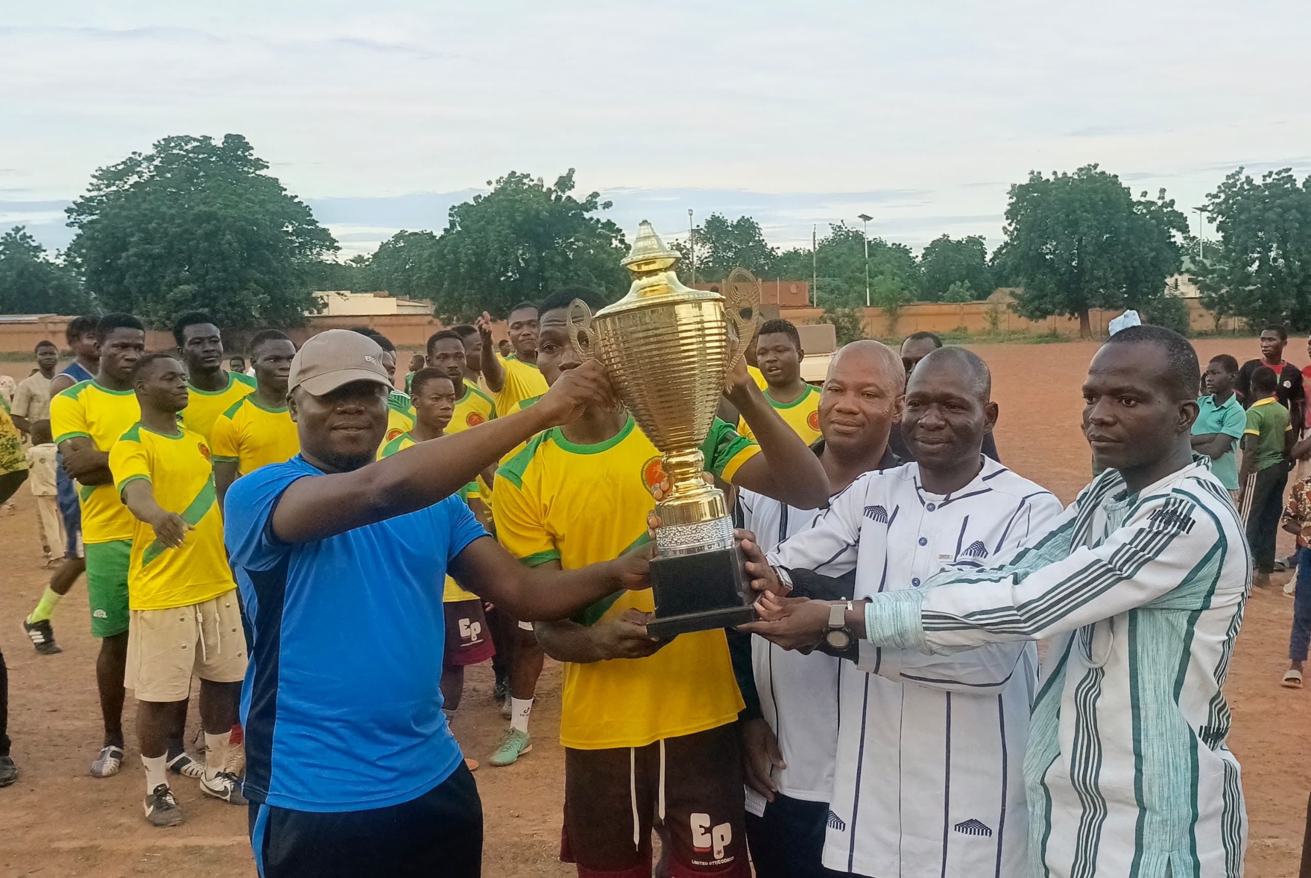 Tougan : le 52e RIC remporte la 7e édition du Tournoi Maracana Top Vacances Loisirs