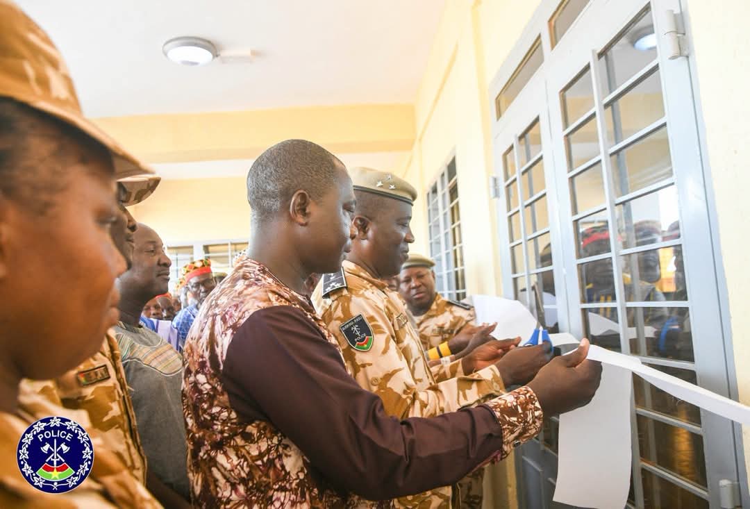 Amélioration de l’offre sécuritaire dans la région du Kadiogo : Le Directeur Général de la Police Nationale inaugure un nouveau Commissariat de Police dans l’Arrondissement n°11 de Ouagadougou.  